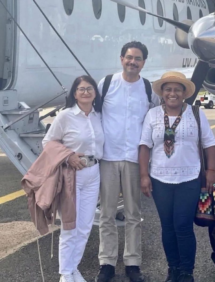 Hay candidatos que se a reúnen con confesos asesinos y violadores de niños y además sonríen.