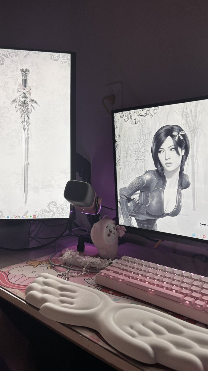 ana ୨୧ tweet media