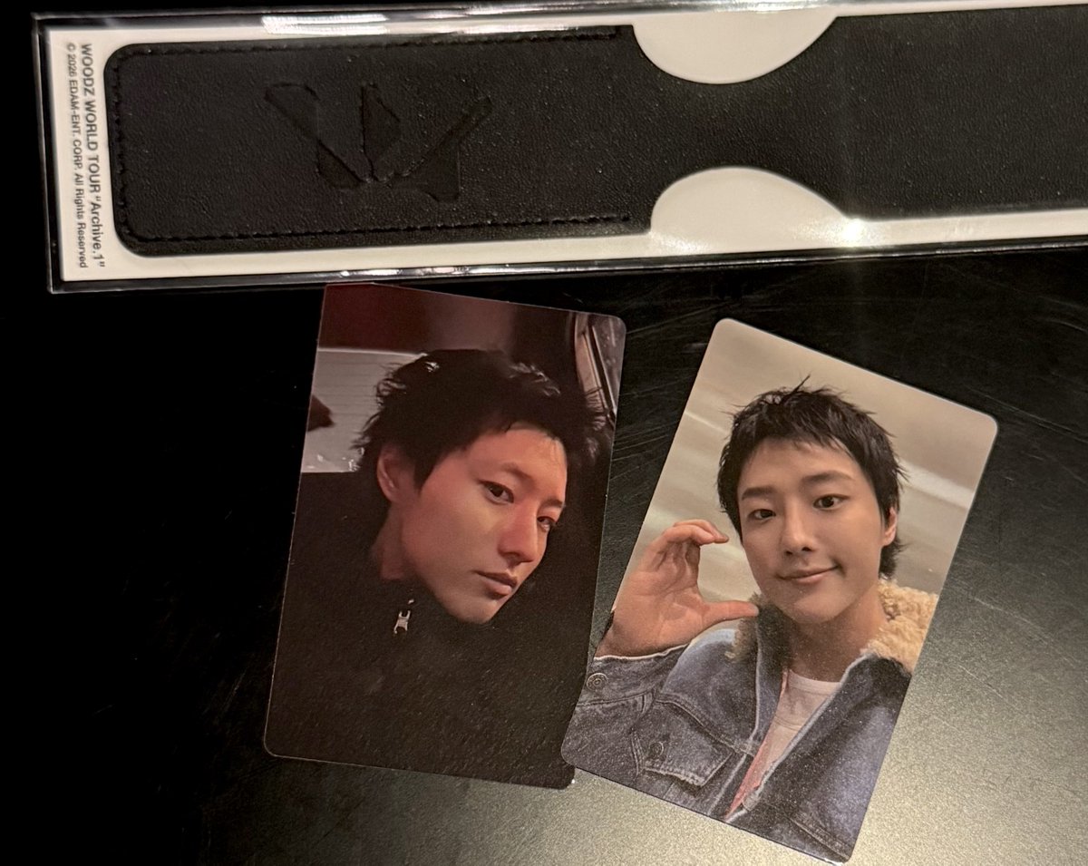 judyxxn's tweet photo. 무즈존🧡💙
첫콘                                                      막콘 https://t.co/J6aDrJftTK