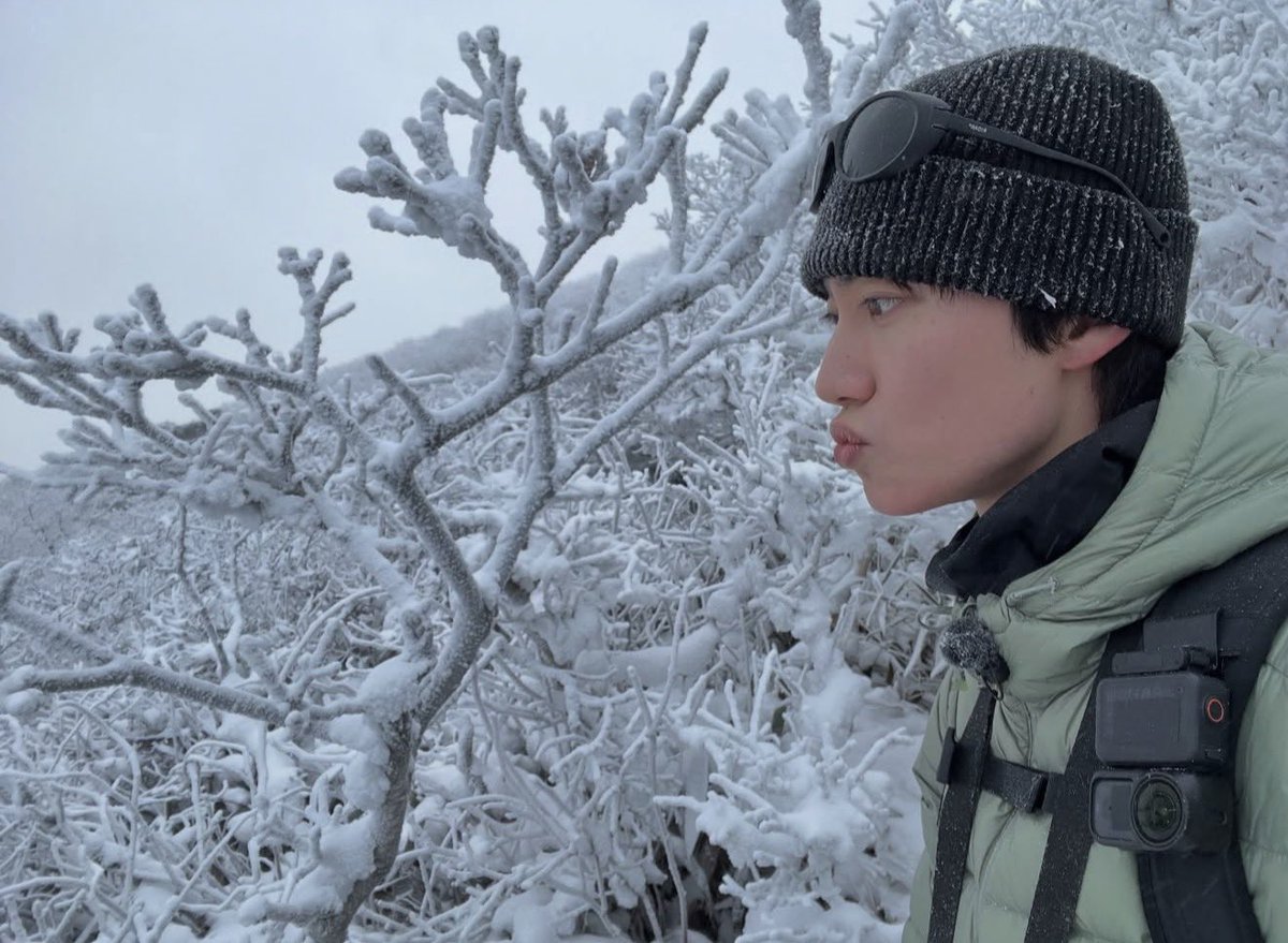 dolgolaeui's tweet photo. Kwak Dong Yeon #kwakdongyeon #vincenzokdrama #gauselectronics #itsokaynottobeokay #queenoftears #myidisgangnambeauty #loveinthemoonlight #mystrangehero #moonlightdrawnbyclouds You can follow Dong Yeon’s official IG account: kwakdongyeon0 https://t.co/Gzbjq0fEtG