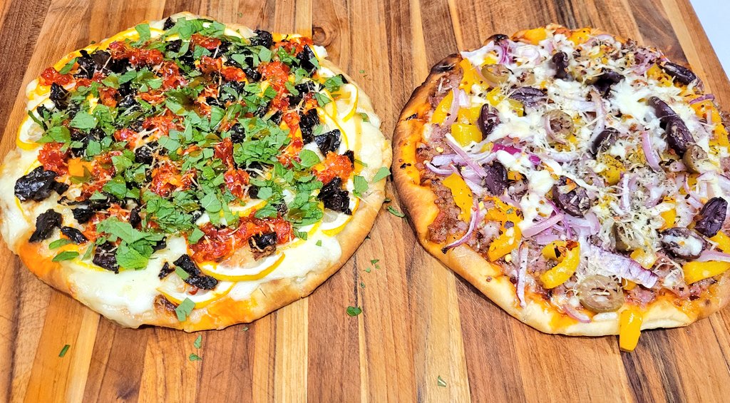 cbriancpa's tweet photo. When the moon hits your eye, like 4 pizza pies, that's amore 🥰
They may threaten to take my Italian passport back, but I think the HEB brand pepperoni from the @HEB deli counter is the best for pizza.
#PieDay #AccountantsWhoCook
@AccountantsCook https://t.co/Ym8RcqrtII