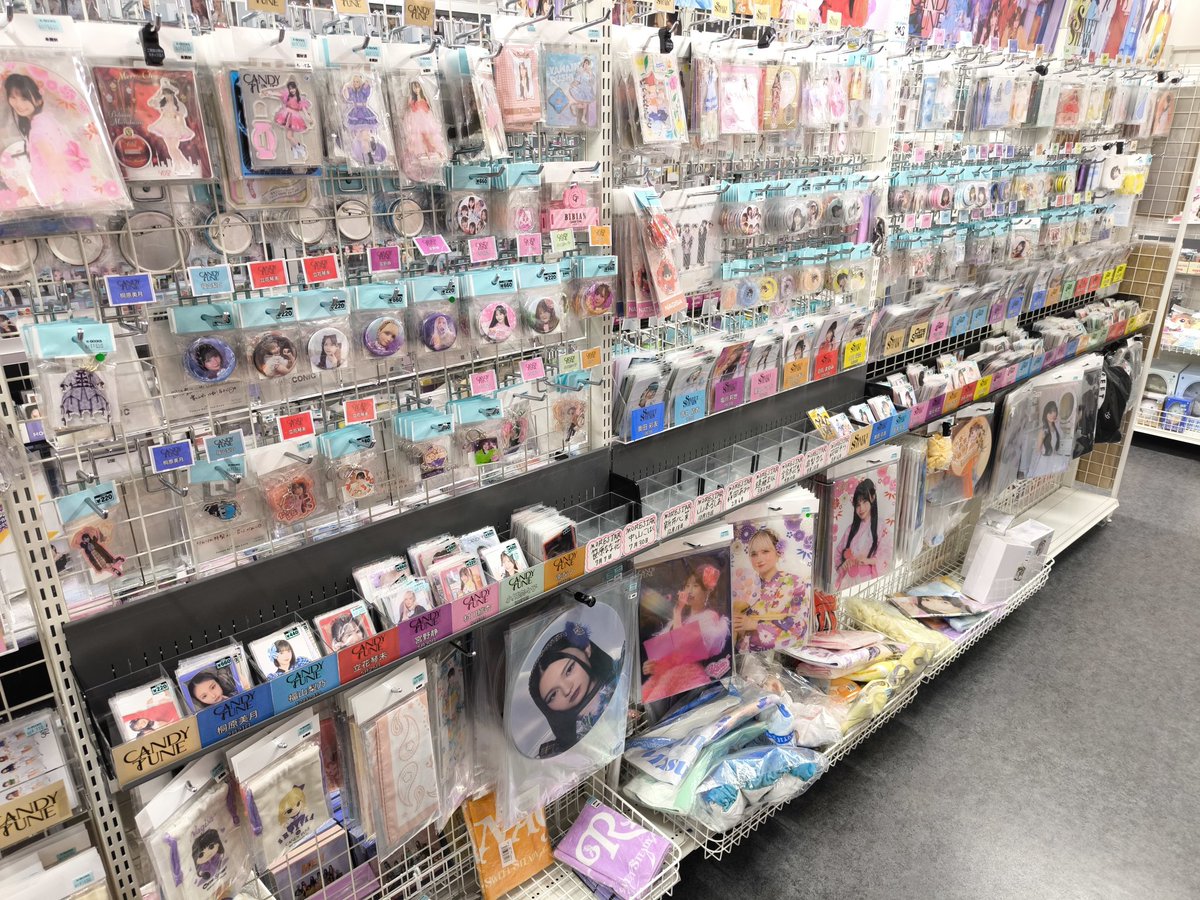 K-POPグッズ K-POP公式グッズ専門「POCA-i」、 横浜ワールドポーターズなど日本主要