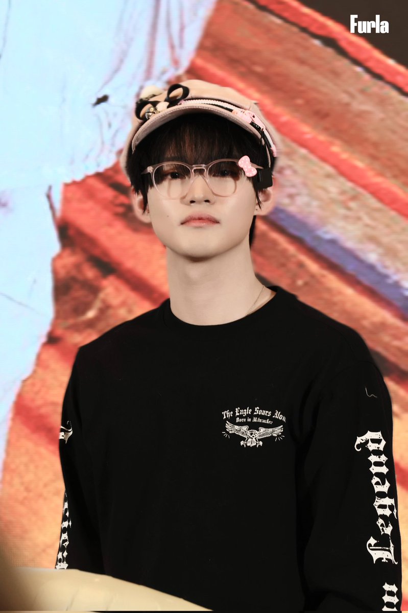 ccclllfurla tweet media