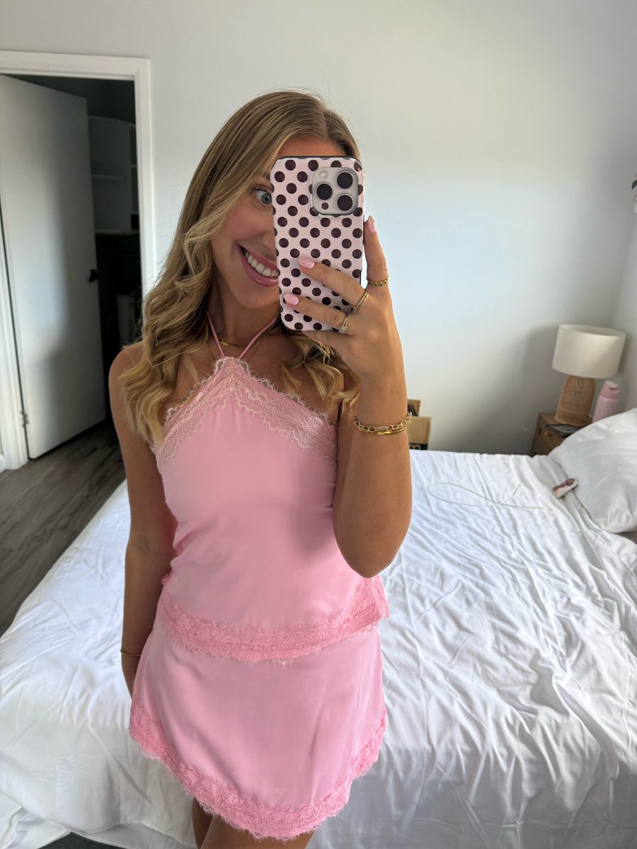 Goddess Olive tweet media