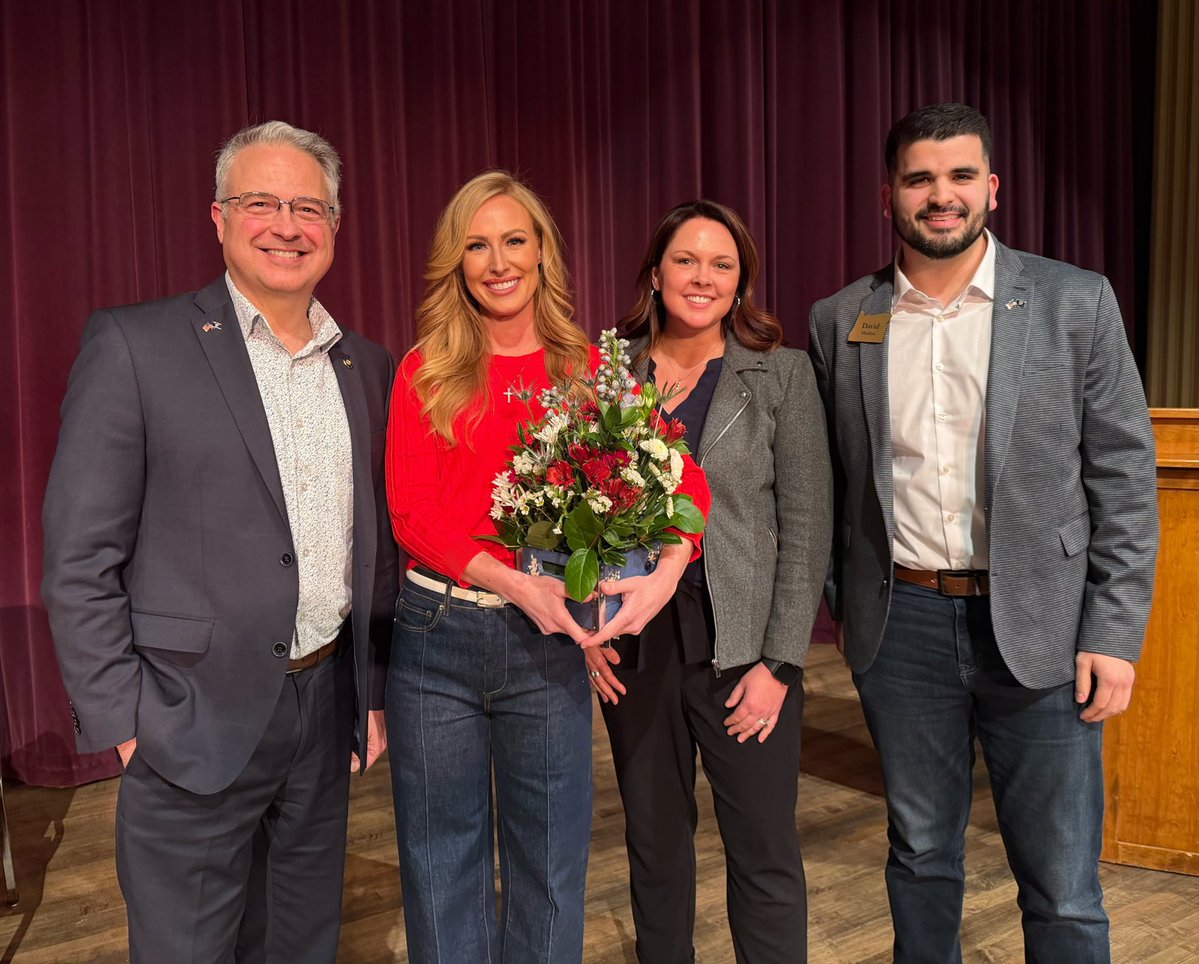 Taren Feist tweet media