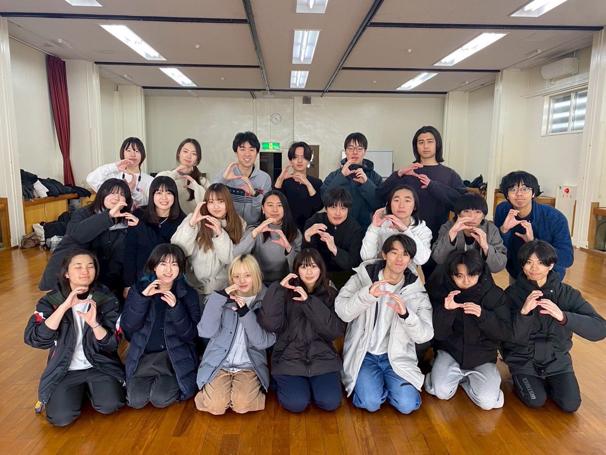 Stack_TCU2's tweet photo. 3/9〜3/12に、同じ吹奏楽団所属のBrassと合同で春合宿を行いました！
雪遊びや美味しいご飯を楽しみながら、充実した4日間でした☃️
苗場ロッヂ ニューひとみの皆様、温かいおもてなしと美味しいお食事をありがとうございました！4日間大変お世話になりました🌟 https://t.co/7cCrZl3f4s