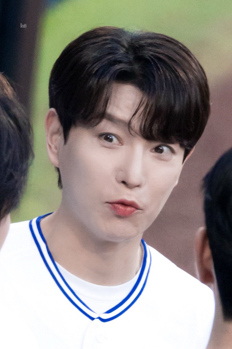 Bᴇᴀᴜᴛʏ_ᴰᴹ tweet media