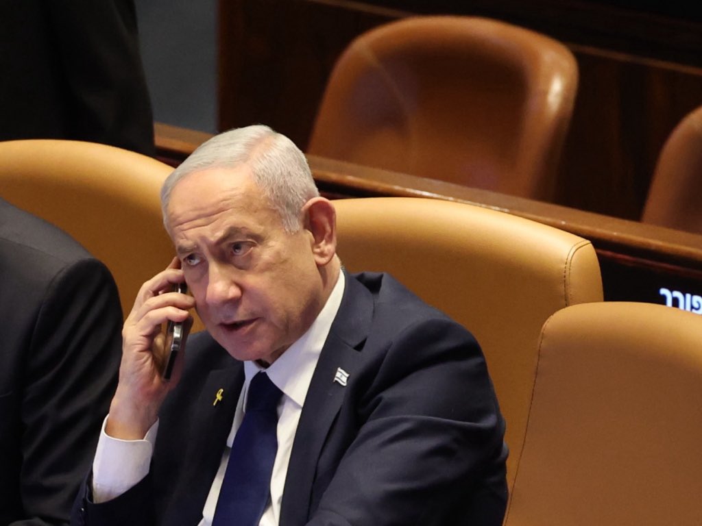 CheickIbtidiani's tweet photo. 🇺🇸🇮🇱🔥🇮🇷 Netanyahu n’est ni mort ni blessé. L’hypothèse la plus plausible est un déplacement discret hors d’Israël pour rencontrer des alliés. En pleine guerre, ces mouvements restent souvent secrets pour des raisons de sécurité. https://t.co/l8vVa6UwHN