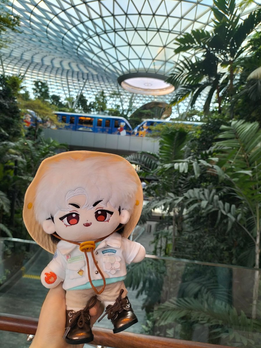 uchuuu_man's tweet photo. SG was fun! Hope I can talk to more pllis next time 💖 https://t.co/ytYjrK7QKo