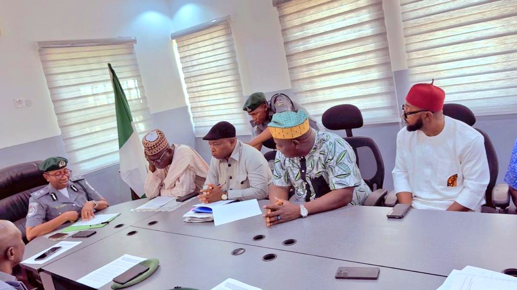@WAANSA held a productive working visit with the Comptroller of the <a href="/CustomsNG/">NIGERIA CUSTOMS</a> in Abuja alongside <a href="/FctFema/">FCT Emergency Management Agency (FEMA)</a>, to strengthen collaborative engagement on border security and early warning mechanisms to curb the proliferation of Small Arms and Light Weapons. <a href="/nigimmigration/">Nigeria Immigration Service</a> <a href="/igwemni/">igwemni</a>