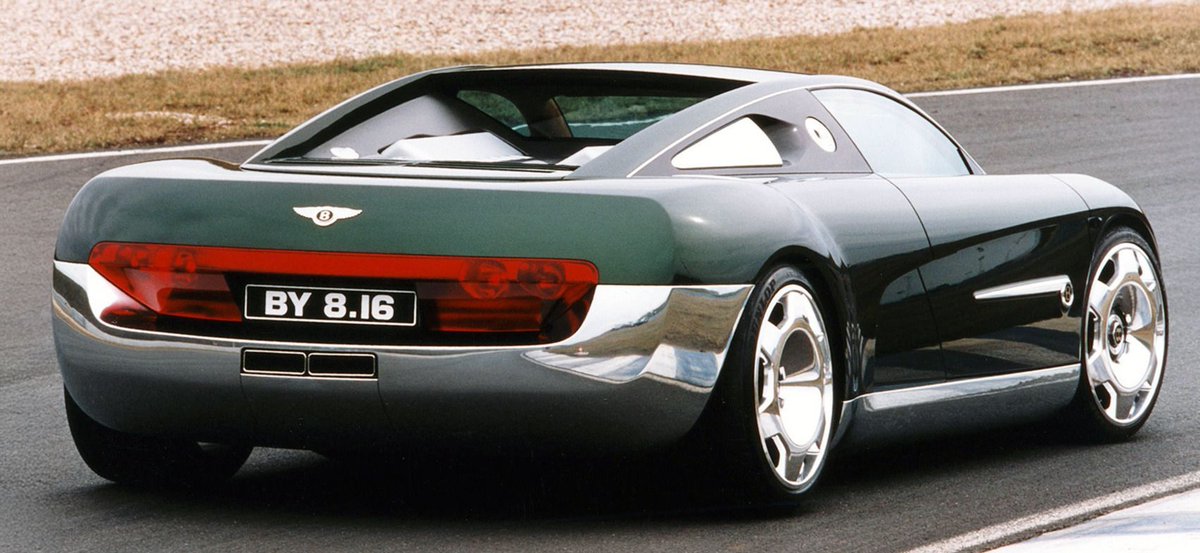 Retromania4ever's tweet image. 🇬🇧 Futures that Never Happened, 1999 #Bentley Hunaudières #Concept.
A prototype mid-engined hypercar powered by an 8-litre W16 engine. It was named after the famous straight of the Circuit de la Sarthe at Le Mans, once the scene of a Blower Bentley victory. It remained a 1-off.