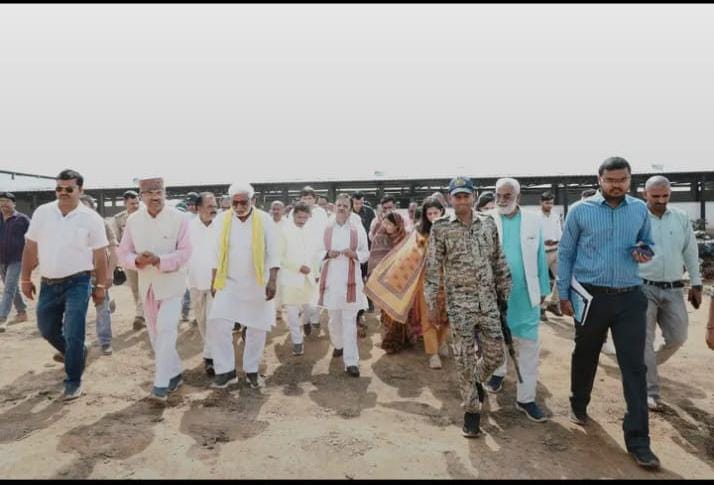 Devendra_RTI's tweet photo. आदरणीय @rshuklabjp जी आज मनगवां विधानसभा अन्तर्गत ग्राम पंचायत हिनौती पहुंच कर विकाश कार्यों का निरीक्षण किया।
साथ ही छेत्र का किस तरह से विकाश कार्य किया जा सके, उसको लेकर छेत्र के आम जन मानस सहित प्रशासनिक अधिकारियों से चर्चा की।।
@BJP4MP https://t.co/SbOI0B8NVA