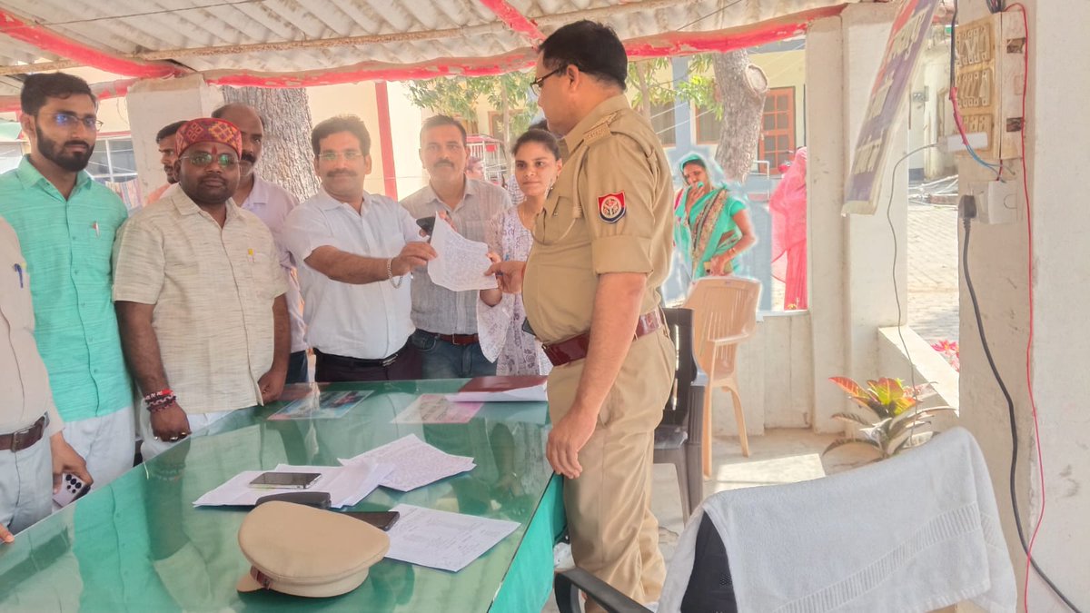 #amethi BNS 77 लगा, पर गिरफ्तारी शून्य!महिला के निजी वीडियो प्रसारण के आरोपी यूट्यूबर धर्मेन्द्र यादव अब भी आज़ाद। सवाल—क्या अमेठी पुलिस कार्रवाई करेगी या आरोपी को बचाया जा रहा है?

<a href="/Uppolice/">UP POLICE</a> <a href="/amethipolice/">AMETHI POLICE</a> <a href="/dgpup/">DGP UP</a> @UPMahilaAayog <a href="/missionshaktiup/">MissionShakti</a>