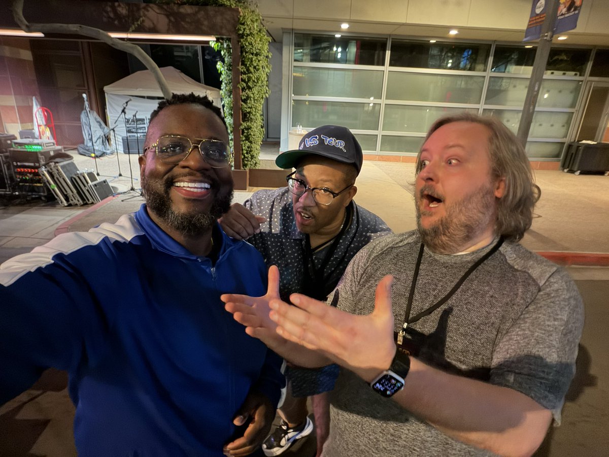 Mega Ran tweet media