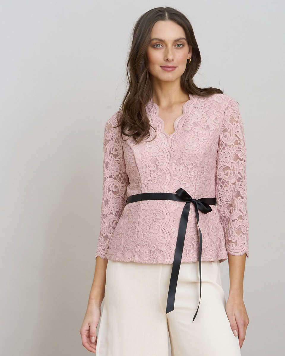 Elevate your occasion look ✨
The Kerri blouse meets the statement Wide-brimmed hat - a pairing made for turning heads at any special event. 🌿🖤

Shop the look:
👚 Kerri Blouse: buff.ly/ZvEKhPP 
🎩 Wide Brimmed Hat: buff.ly/9UlDELA