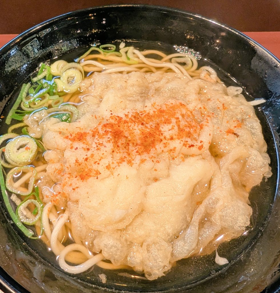harada_03's tweet photo. 岡山駅のぶっかけうどん（朝ごはん）と、姫路駅のえきそば（おやつ） https://t.co/NirOSgStLk