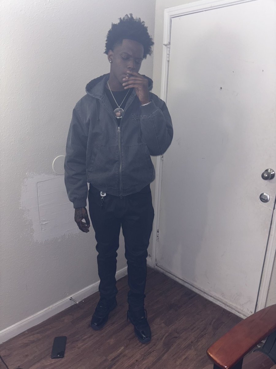 niggas do gangsters shi and rat the streets getting water down