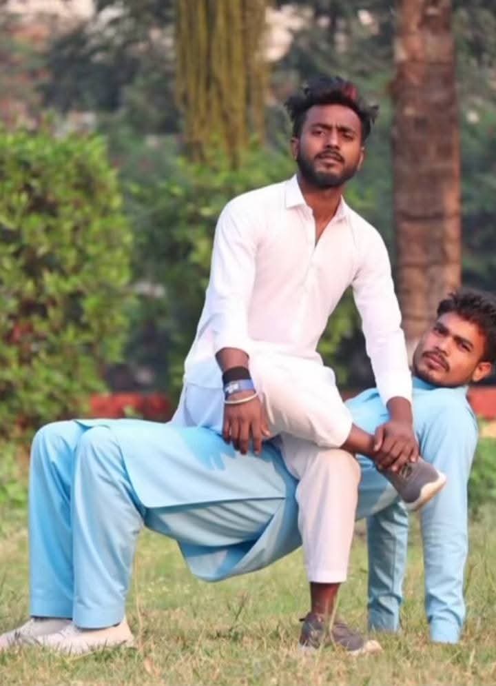 Malikhammad452's tweet photo. Some Unique poses for Eid snap's 🤌💘 https://t.co/GIiTpiLLsP