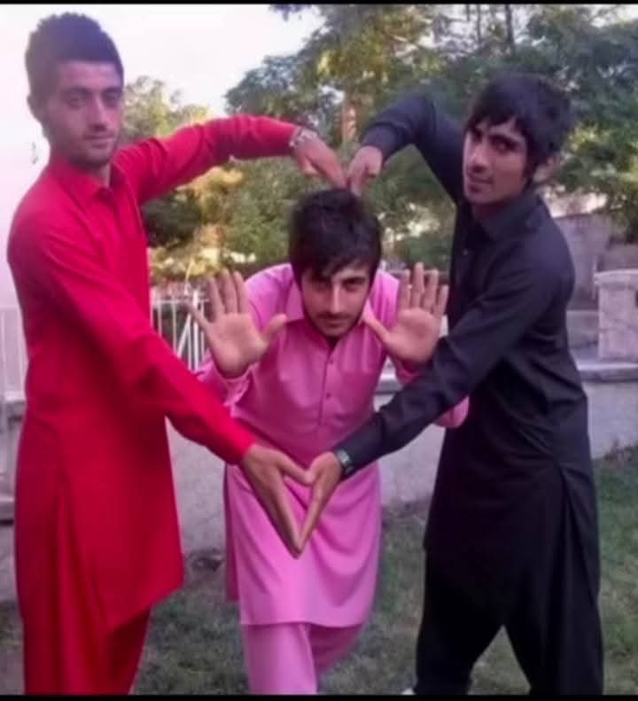 Malikhammad452's tweet photo. Some Unique poses for Eid snap's 🤌💘 https://t.co/GIiTpiLLsP