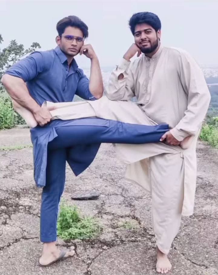 Malikhammad452's tweet photo. Some Unique poses for Eid snap's 🤌💘 https://t.co/GIiTpiLLsP