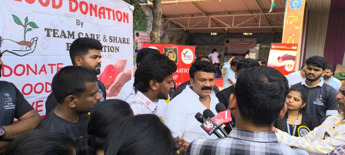 Hari_posts's tweet photo. @talasani_sai 

Today Hon'ble MLA @YadavTalasani Garu inaugurated and participated in a  Blood donation camp in sanath Nagar.

@BRSparty @KTRBRS @BRSTechCell @chimalamurali1 @KTRS_Satish @JAGANBRS @KonathamDileep @Krishank_BRS https://t.co/xda0Cv9oRY