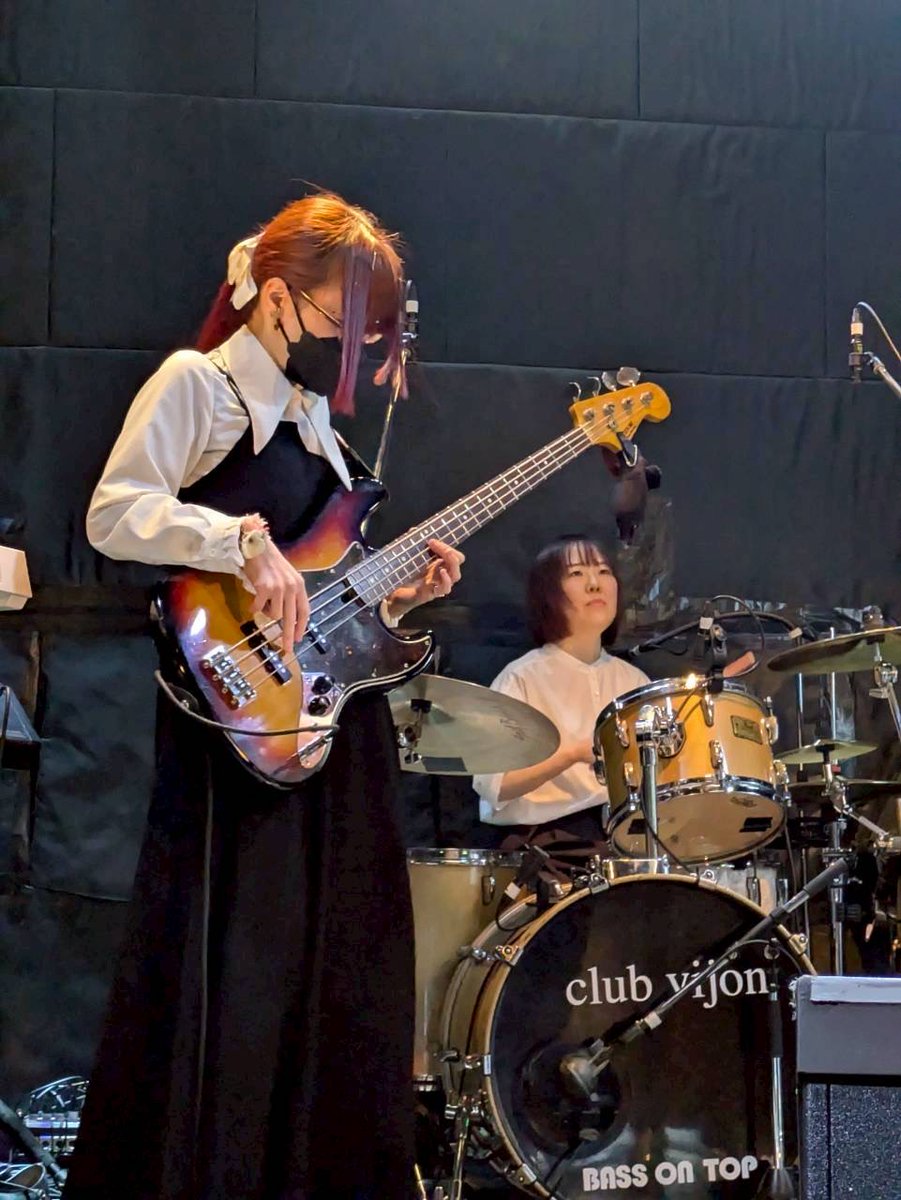 rairaibass_aoi's tweet photo. 改めまして昨日は大阪は北堀江ClubVijonさまで行われました東家の休日にRhythm au laitで出演させていただきましたです🍎🐢

観てくださった皆さま、あずまさま、ClubVijonさま、共演者さま、そしてメンバありがとうございました❤(ӦｖӦ｡)

写真をたくさんいただいたのであげさせていただきますですー🍀٩(*´︶`*)۶💕