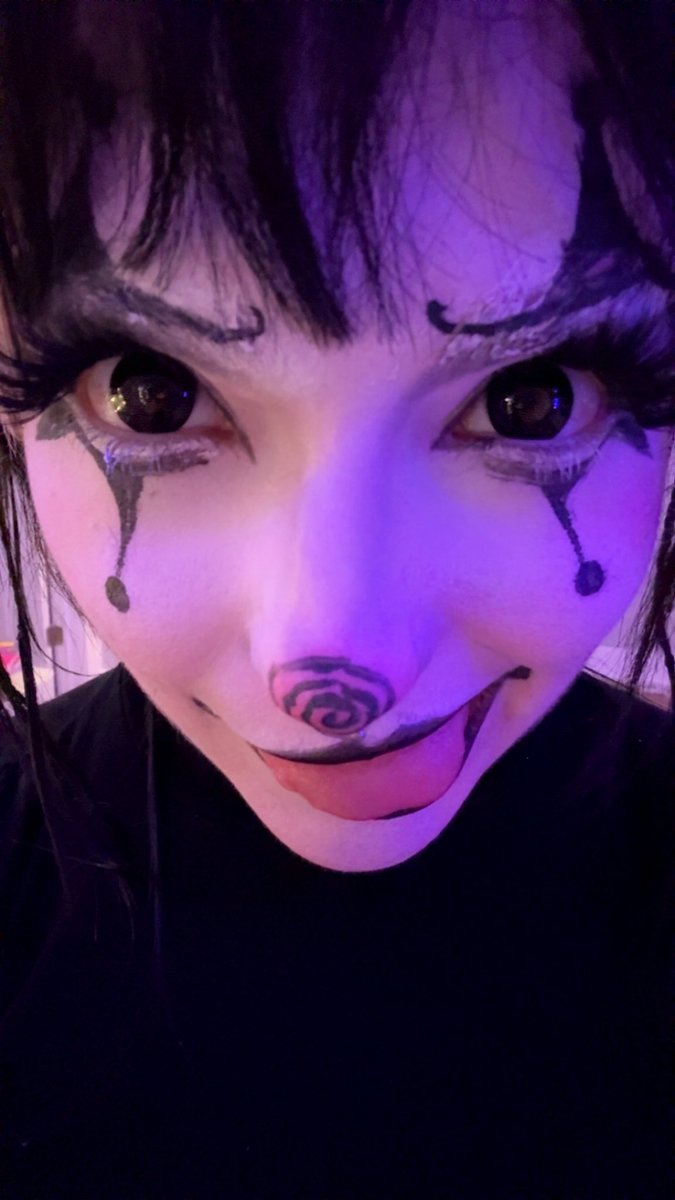 plague⚰️ tweet media