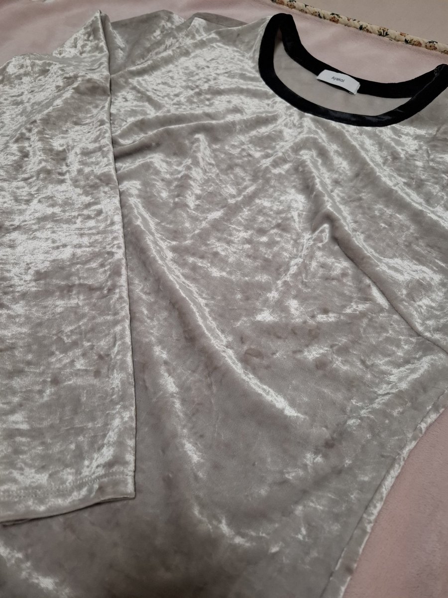 mkai_25's tweet photo. Ayakoi by tomeme
velours tops
彩子さん(@ayako___inoue)のベロアトップスが届きまました♡
ベロアの光沢感が美しいです✨
サイズは2サイズ展開。
(1-胸囲90cm前後、2-胸囲100cm前後)
2のベージュを購入しました。
165cm、胸囲107cm前後、L75。
#Ayakoi
#あやぱい
#tomeme @tomeme_official https://t.co/ya60sm1Y4r