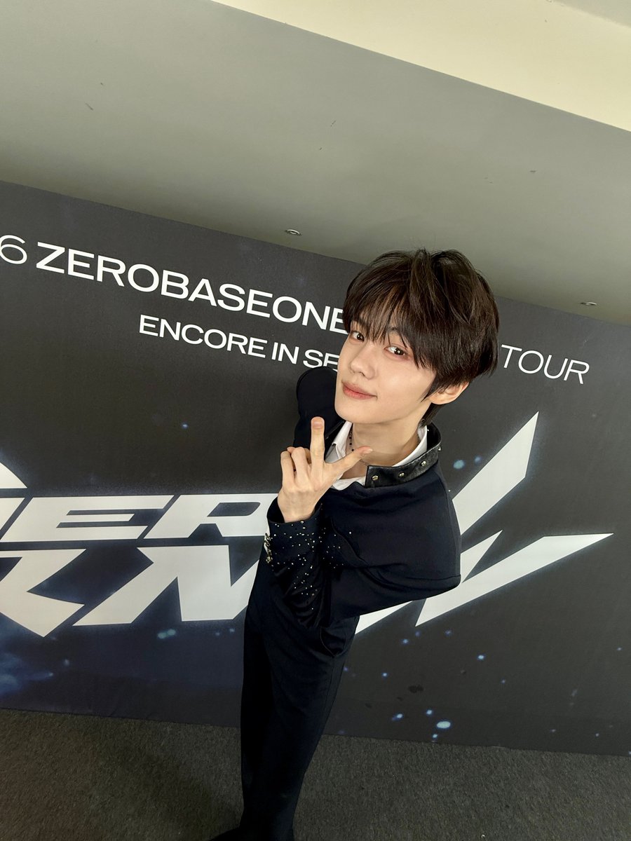 𝐜𝐥𝐨𝐯𝐞𝐫 tweet media