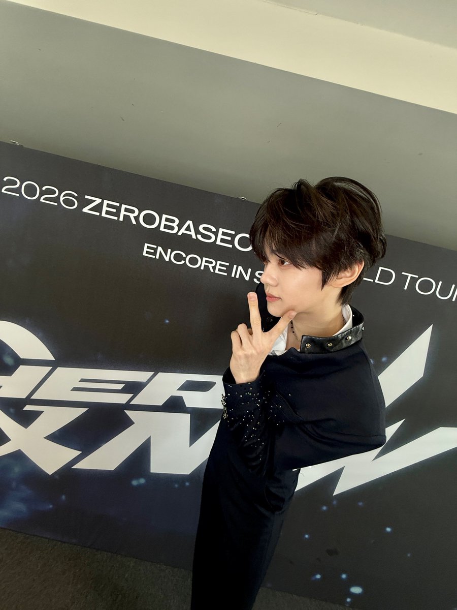 𝐜𝐥𝐨𝐯𝐞𝐫 tweet media