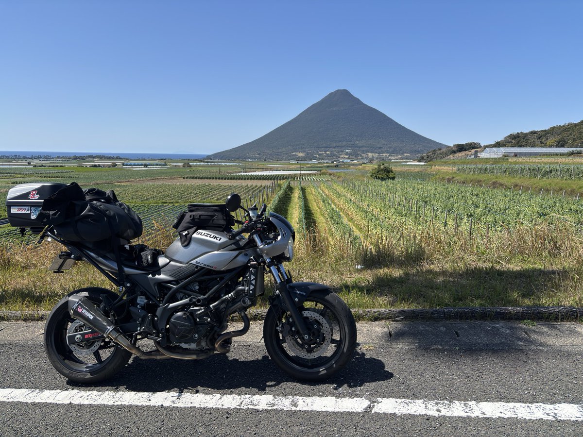 vp55b_spider's tweet photo. 埼玉〜鹿児島まで自走
24時間の船旅を経てやっと沖縄見えてきた https://t.co/71Is4nqnW1