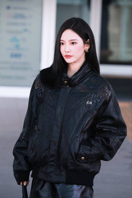 ️️ ️️
️️ ️️
️️ ️️
𝕩 𝙛𝙤𝙧𝙚𝙘𝙡𝙞𝙫𝙘𝙞𝙖
260315 #Valencia at Soetta Airport to Milan, Italy #Écliv 
️️ ️️
️️ ️️
️️ ️️