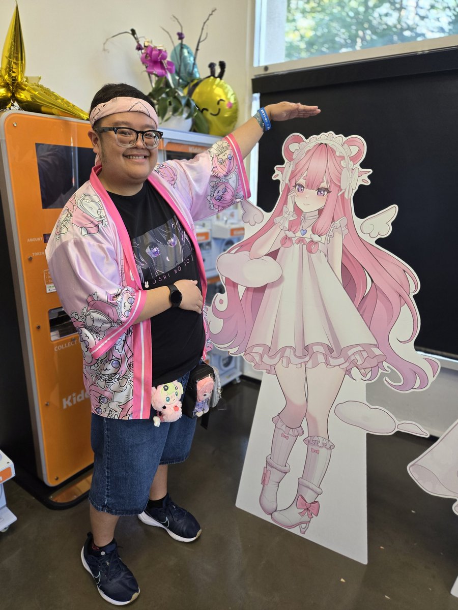 Was able to talk with the lovely @kirispicaa at V-Idol Cafe White Day! Amazin...