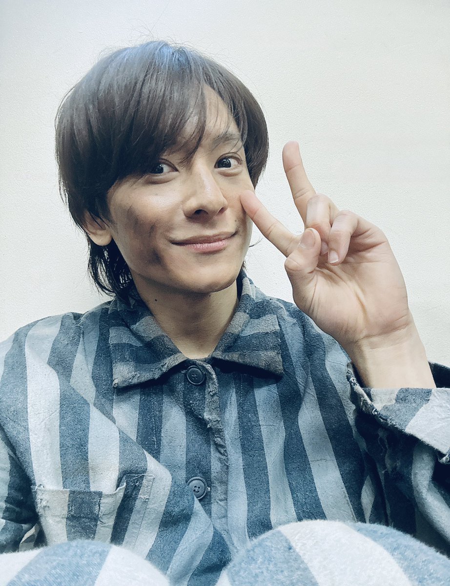 ミュージカル『MURDERER』
本日、千秋楽を迎えました。

自分にとって
忘れられない作品になりました。

重い物語の中にも
確かに光や希望の瞬間があって。
それを皆様と、仲間と一緒に見つけられた気がします。

この物語を受け取ってくださったすべての方へ
心からの感謝を。

#MURDERER
#マーダラー