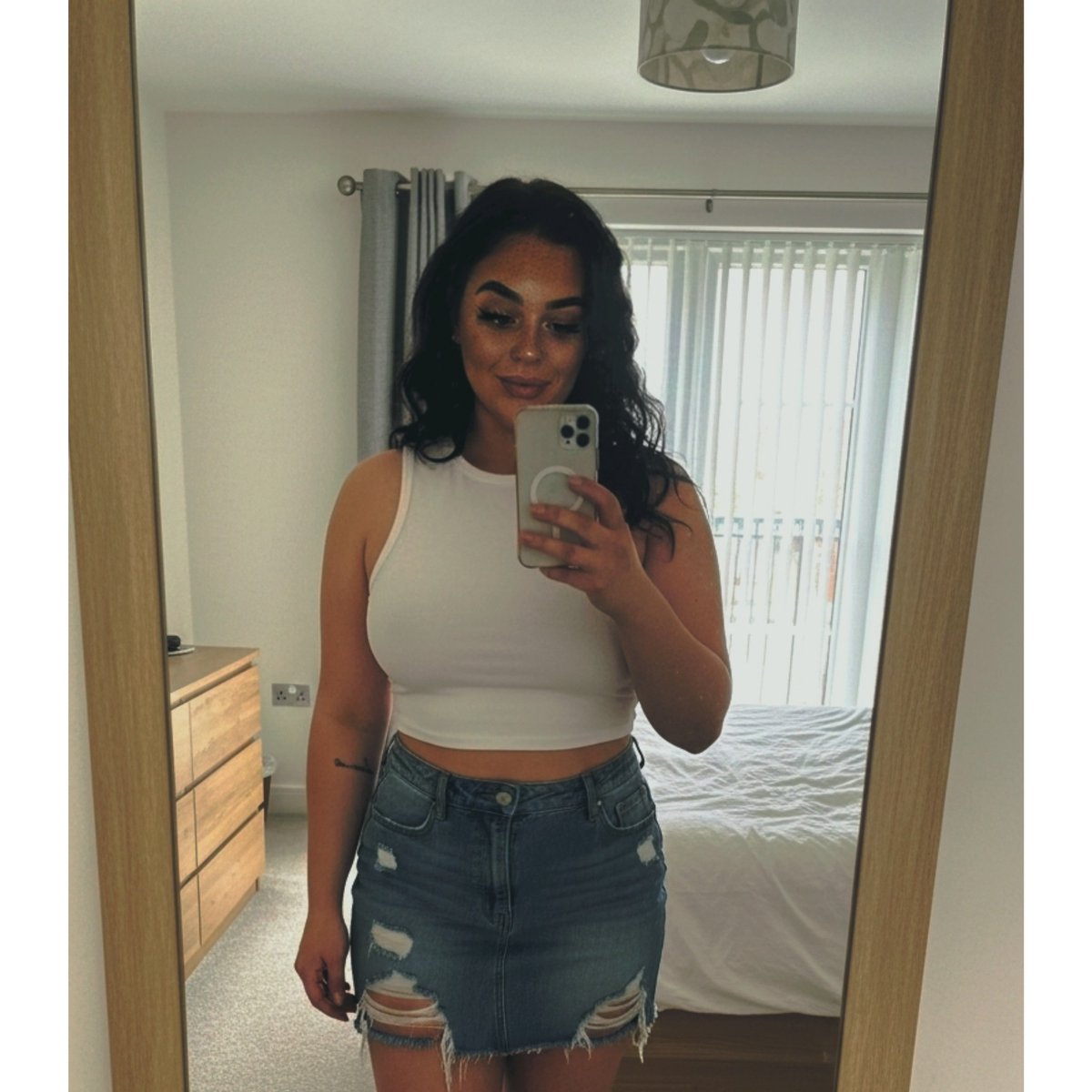 𝐸𝓁𝓁𝒾-𝐵 tweet media