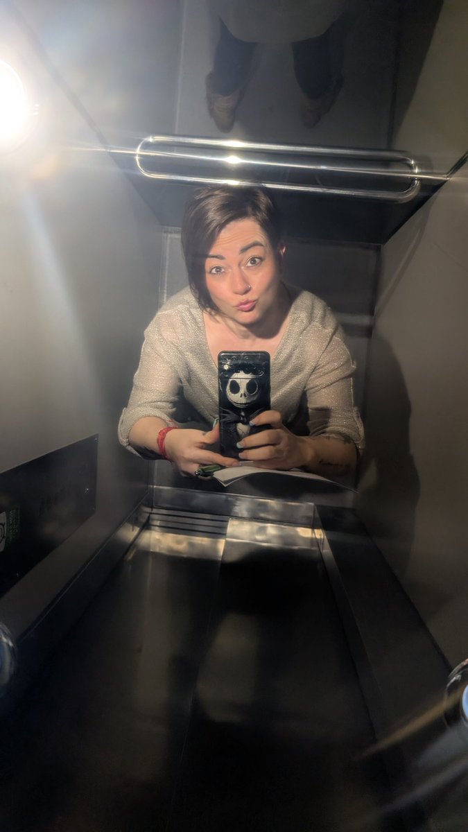 Te busco en mis reflejos.... Y te encuentro en todos ellos <a href="/AlejandroSanz/">Alejandro Sanz</a>