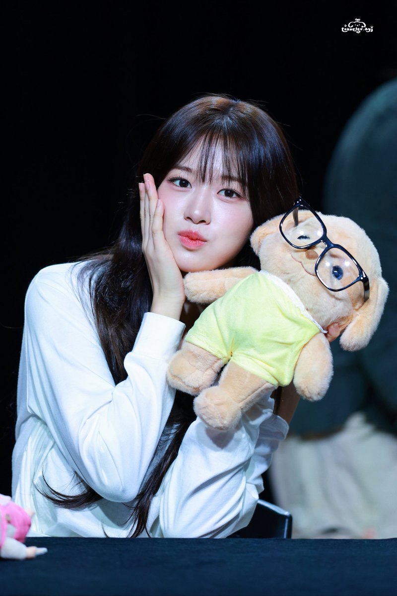 traveler_ayj's tweet image. 260315

팬사인회

ʕ๑•ω•ฅʔ＊

#유진 #안유진 #ユジン #ANYUJIN #아이브 #IVE #YUJIN