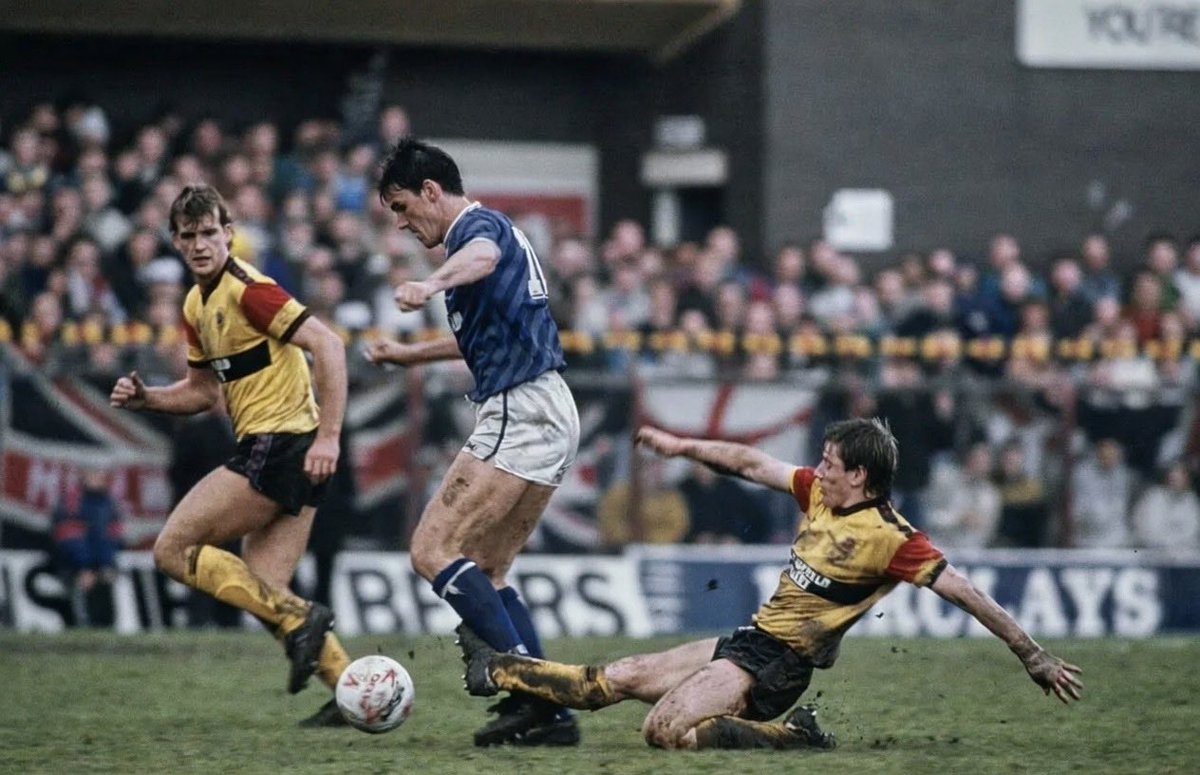 Tony Cascarino on the attack. Hull City 0-1 Millwall. 2nd May 1988. Boothferry Park, Hull, East Riding of Yorkshire #Millwall