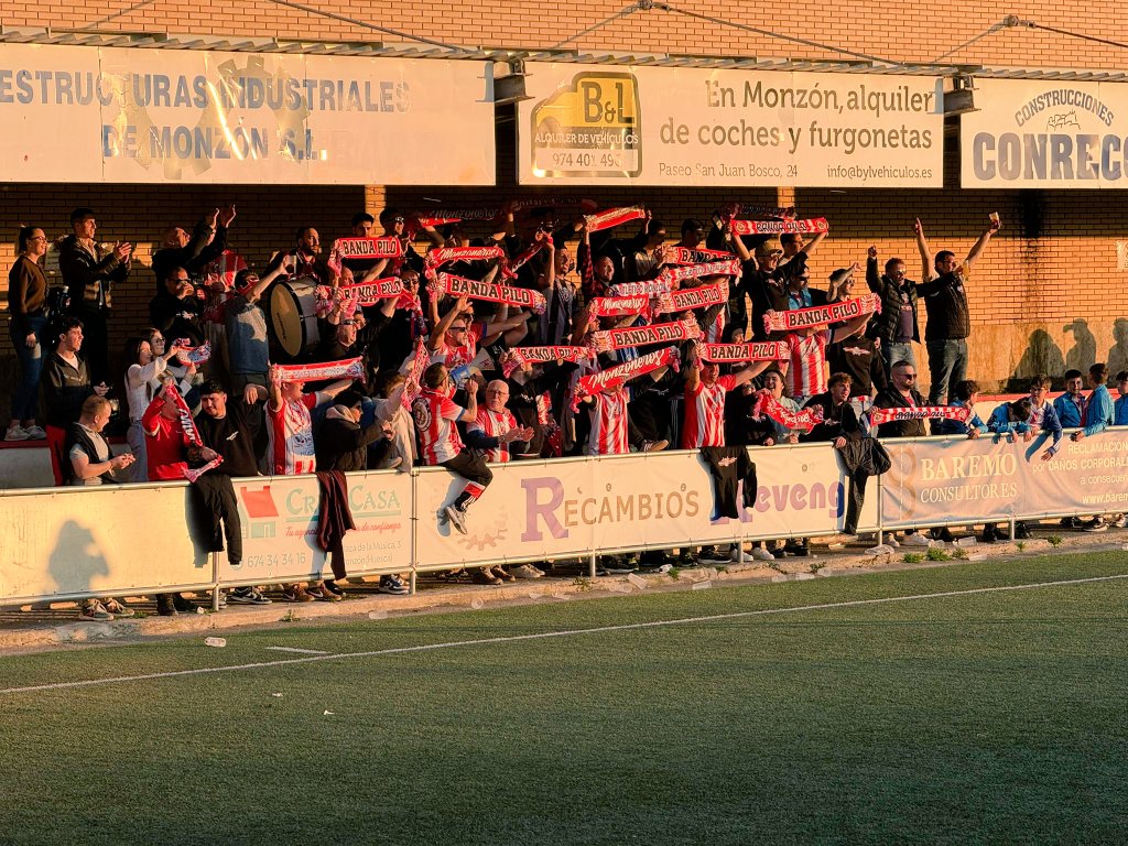 BandaPilo's tweet photo. Eres invencible cuando canta tu afición🎵gritaremos todos juntos dale @AtcoMonzon !! Otra final nos espera,no podemos fallar 🙌🇵🇱🇲🇨💪#ATuLadoYHastaLaVictoriaSiempreMonzón #UnidosTodosJuntosNoNosPodranParar #TodosAlCalderón https://t.co/sKxG5nFSQb