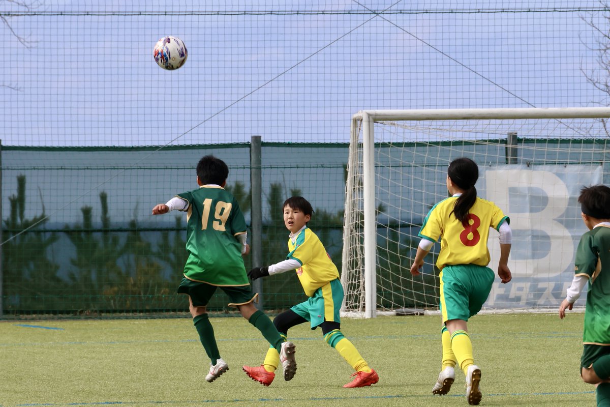 zennoh_sports's tweet photo. ⚽️JA全農杯全国小学生選抜 #サッカー in北信越🦀

【3位決定戦】
SS.FC(石川)と符津SS(石川)の試合は3-1でSS.FCが勝利😊👏✨
応援にも熱が入る、気迫あふれる熱戦でした🔥🔥🔥

「ニッポンの食」パワーで がんばれ！🇯🇵

#チビリンピック #チビリンサッカー #全農 https://t.co/NRQRk7wl6k