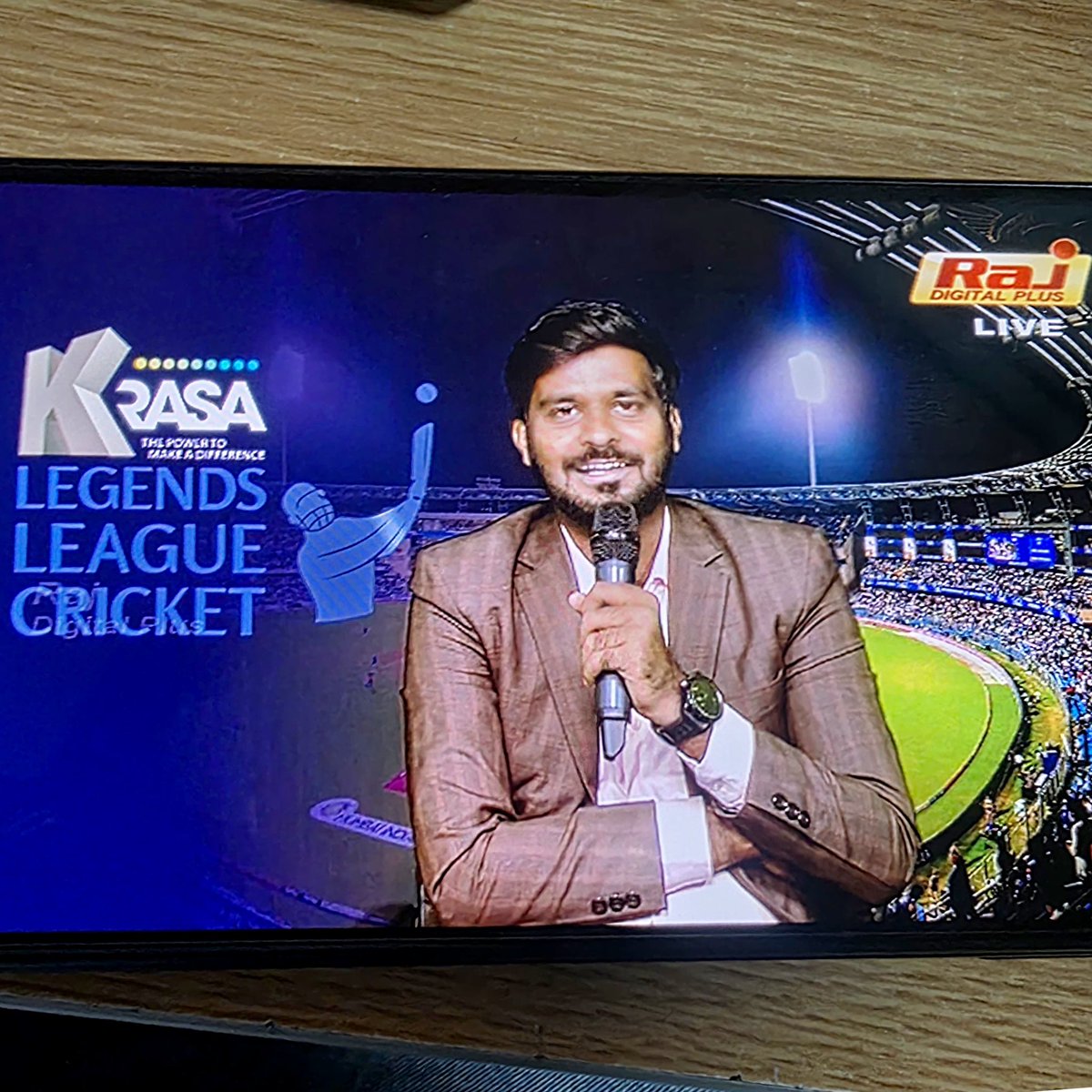 cricanandha's tweet photo. ‘Cricket Commentator’ CricAnandha🎙️♥️🏏

தினமும் இரவு 7:00லேந்து Raj Digital Plusல Legends League Cricket 2026அ CricAnandhaவோட தமிழ் Commentaryல பாருங்க. (Double headers 2.30 PM). ஆதரவு கரம்… நீட்டுங்க.MADNESS. ♥️🙏

#Cricanandha #LegendsLeagueCricket #LLCT2026 https://t.co/AXZXoOp0Op