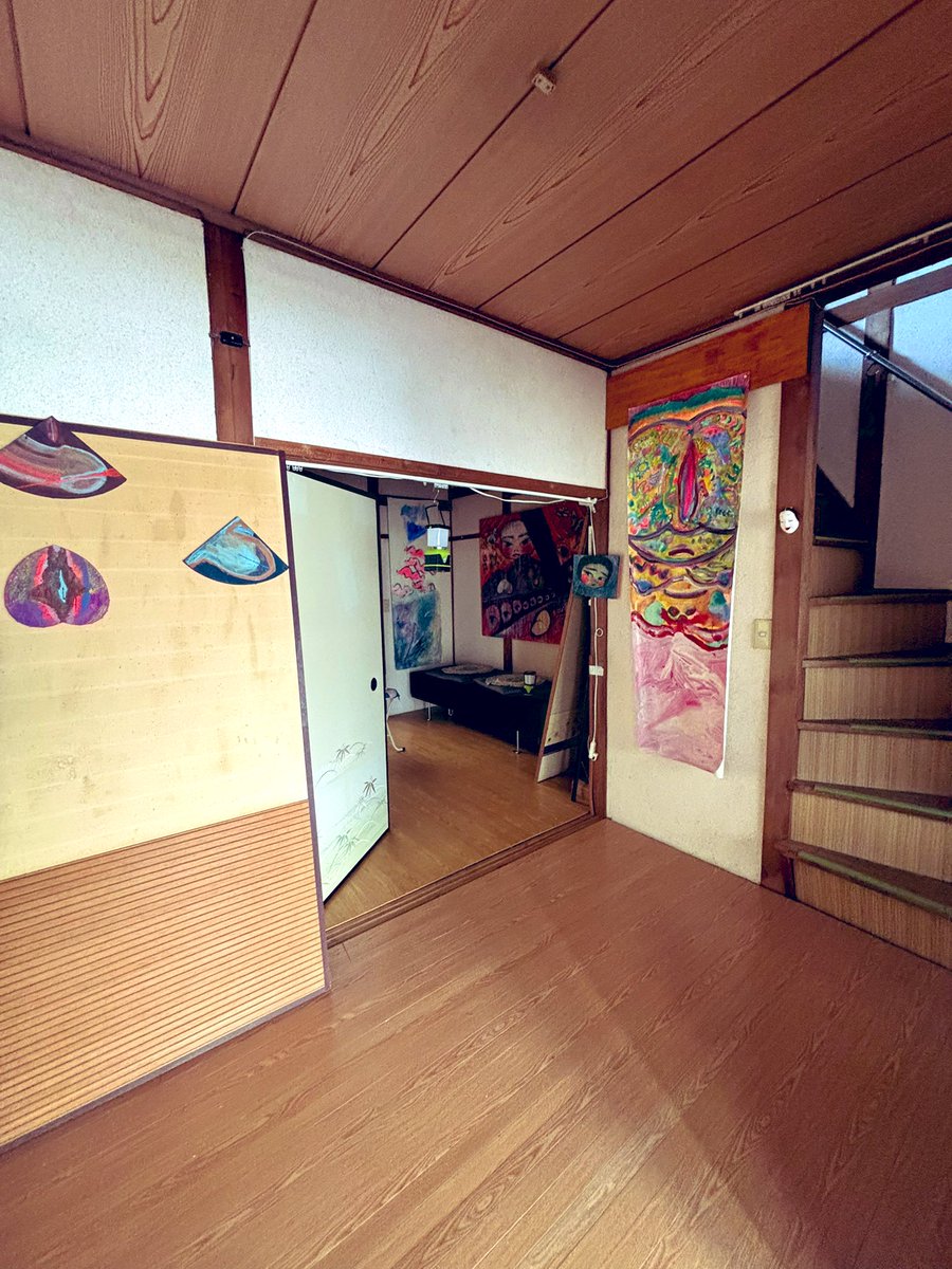 tenjin_1's tweet photo. 本日も開廊してます
#魔法の生活三周年祭
#粘土たちの哭く夜展
明日からの月〜木は休廊  バタバタして全然宣伝できんけど現場は盛り上がってます〜  販売してる人自分でも作品の宣伝してくれたら助かりますー

#gallery魔法の生活
東大阪市神田町19-14
周年祭 前期3/29迄
営業 金土日14〜20時 https://t.co/eko3A5ljtl