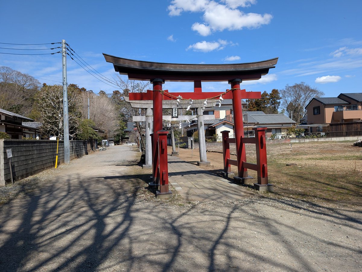 mnNH029's tweet photo. 茨城県 龍ヶ崎市の女化(おなばけ)神社 (県の難読地名の１つ) 境内は広く駐車場も無料で便利。国道48号線から少し入った処に鎮座。名前の由来が興味深い 正式には女化稲荷神社で狐が御神体。#関東街歩き https://t.co/XFXPoRdj7Q