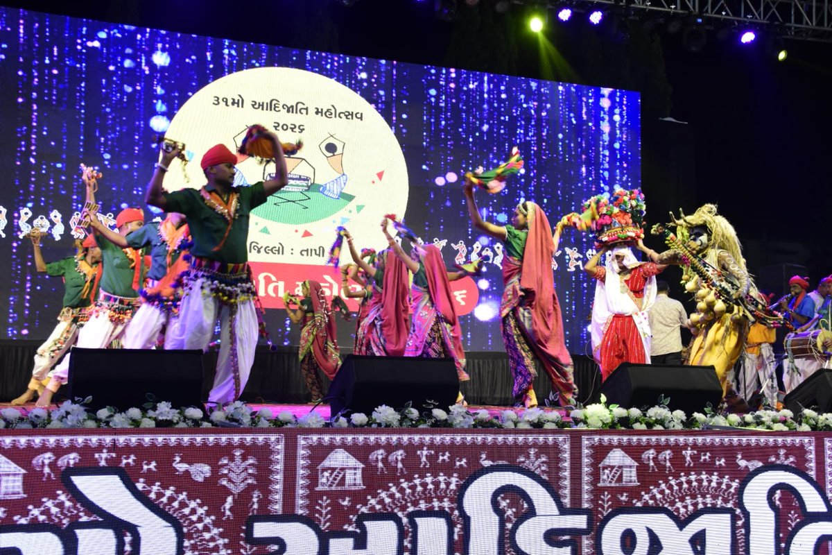 જિલ્લાના સોનગઢ તાલુકા ખાતે માન. રાજ્યમંત્રીશ્રી ડૉ. જયરામભાઈ ગામીતના અધ્યક્ષસ્થાને ઐતિહાસિક કિલ્લાના સાનિધ્યમાં આદિવાસી કલા, સંગીત અને સંસ્કૃતિના ત્રિવેણી સંગમ સાથે ૩૧માં રાજ્યકક્ષાના આદિજાતિ મહોત્સવ-૨૦૨૬નો પ્રારંભ કરવામાં આવ્યો
<a href="/CMOGuj/">CMO Gujarat</a>
<a href="/revenuegujarat/">Revenue Dep. Gujarat</a>
<a href="/InfoGujarat/">Gujarat Information</a>
<a href="/infotapigog24/">Info Tapi GoG</a>