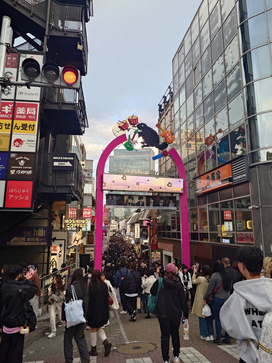 kosmo0313's tweet photo. すっげー人！ https://t.co/x4o2vHzAbo