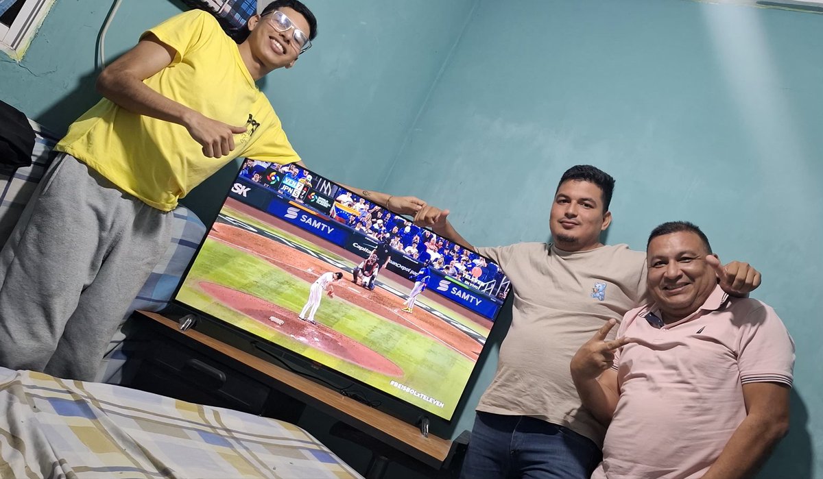 robinsonguaimar's tweet photo. #BEISBOLxTELEVEN Desde Tronconal, Anzoátegui apoyando a nuestra selección. Vamos V amos Vamos. Si se puede. https://t.co/CYPemD2fbC