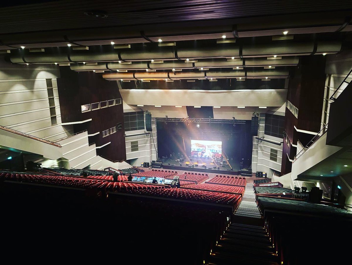ryoirikura's tweet photo. 3月13日は薬師寺寛邦さん台北公演でした。
今回初の会場TICC。
気持ち良い空間で楽しく演奏できました!
そして火鍋。最高。
今年は5/22ヒューリックホールで東京公演もあるので楽しみです!
#薬師寺寛邦 #北森正樹 #山本茂彦 #天野恵 #入倉リョウ #taiwan #taipei #ticc #circleofharmony https://t.co/CBc57UqacX