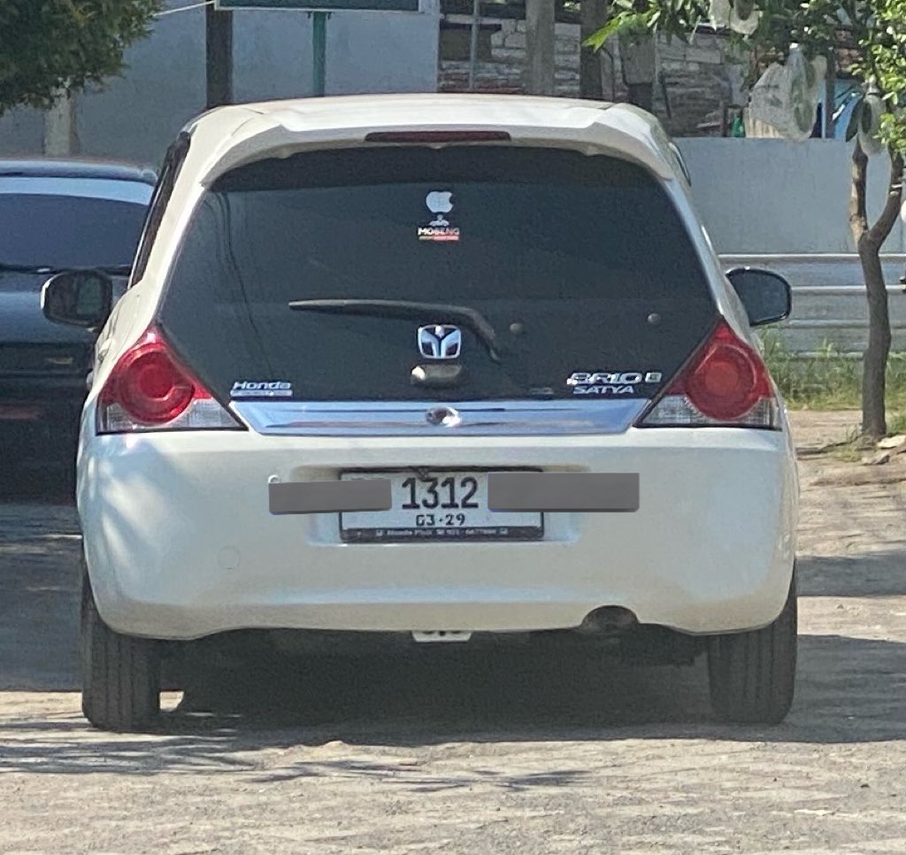 Puspen_PKI's tweet photo. jadi ingat. plat nomor yang tiap kali ketemu di jalan, pasti aku foto. https://t.co/X64GsBrmtd