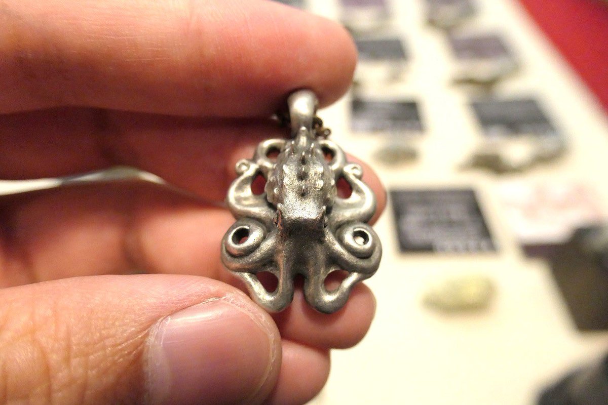 planevia tweet media