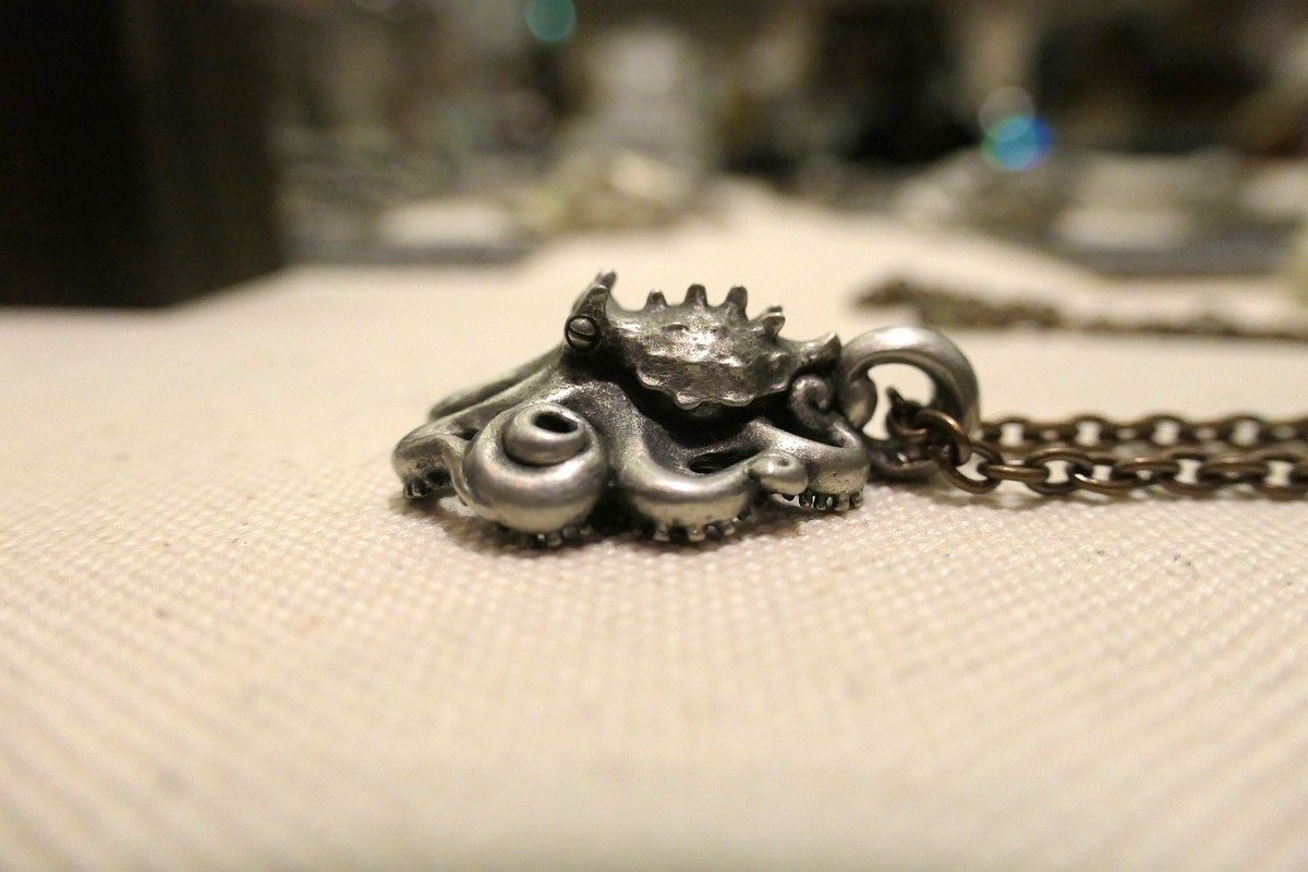 planevia tweet media